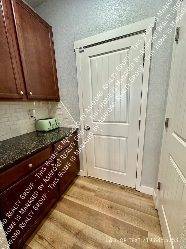 Building Photo - 7772 Wagonwood Pl