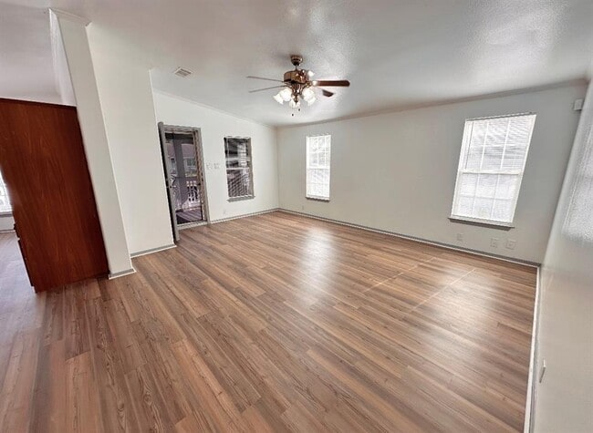 Building Photo - 9507 Klondike St