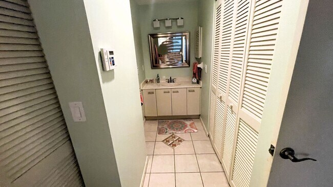 Building Photo - Turnkey Furnished Short Term Rental