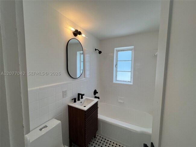 Building Photo - 145 NE 82nd St