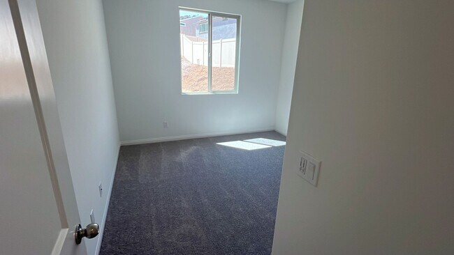 Building Photo - 21469 Thomas Ct