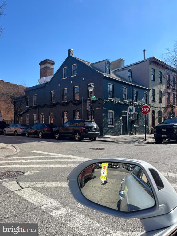 Building Photo - 960 Fell St