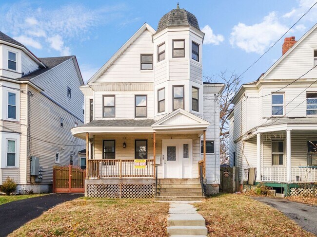 Primary Photo - 84 N Allen St