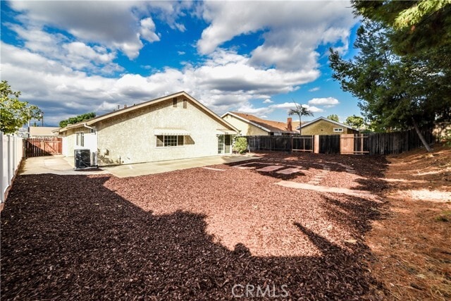 Building Photo - 1728 W Phillips Dr