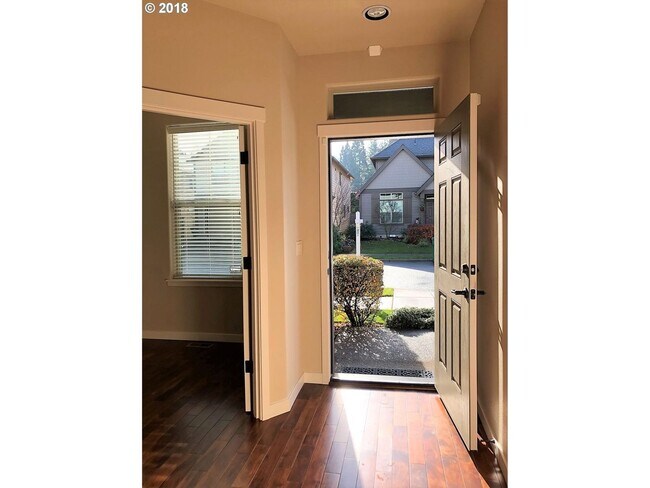 Building Photo - 3-Bedroom Home in SW Beaverton!