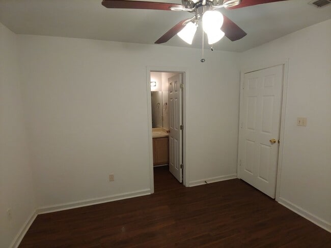 Building Photo - 4 BR / 3 BA Townhouse in San Luis Area off...