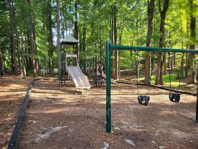 Building Photo - 4904 Kinross Ct