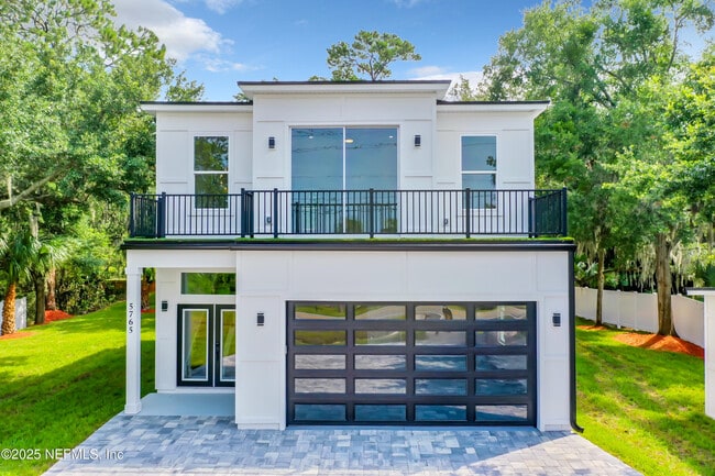 Building Photo - 5395 Heckscher Dr