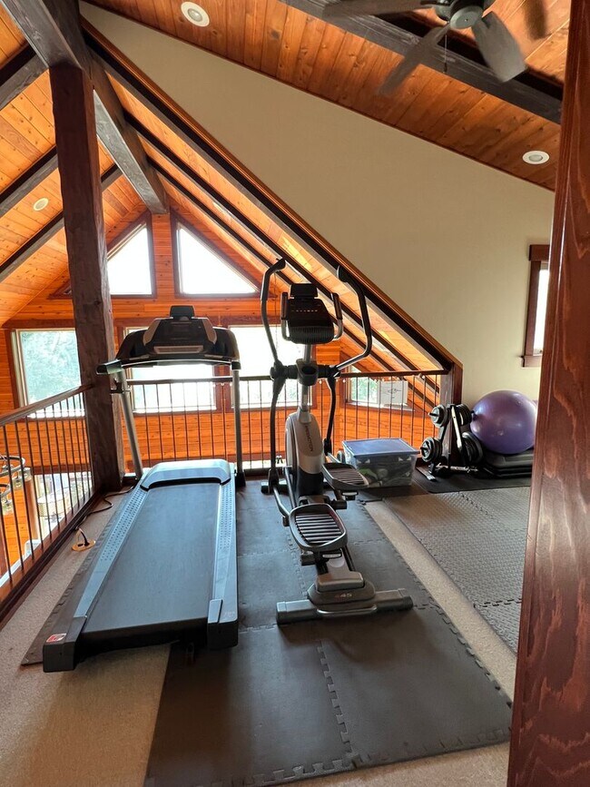 Building Photo - Custom Built Home on the Clearwater River - 20 minutes from Lewiston, ID