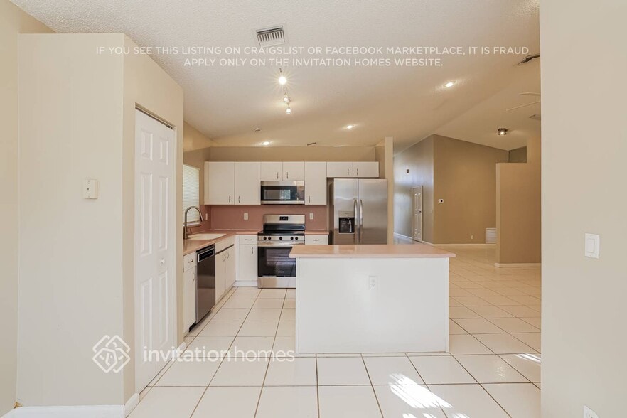 Building Photo - 12451 Pleasant Green Way