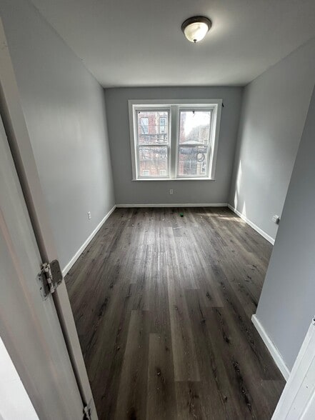 122 Wade Ave 5 - 126 Wade St