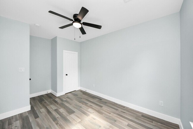 Building Photo - 7502 Sandle St