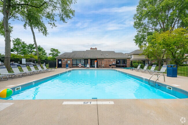 Pool - The Reserve at Franklin Glenn