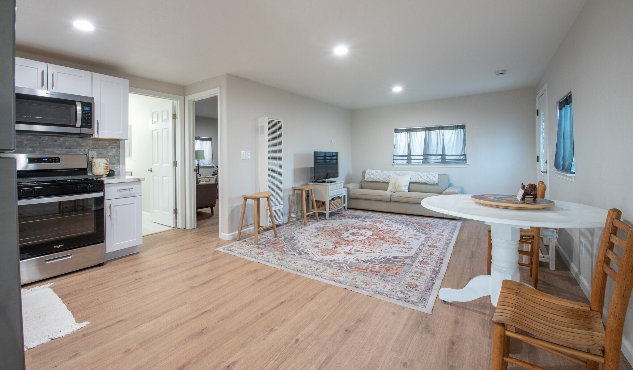 Building Photo - 604 S 8th St