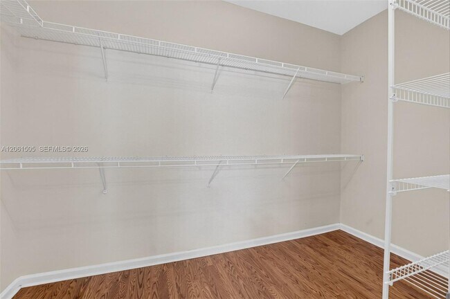 Building Photo - 2024 Alta Meadows Ln