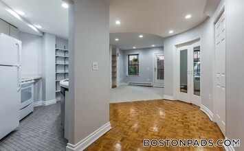 Building Photo - 16 Symphony Rd