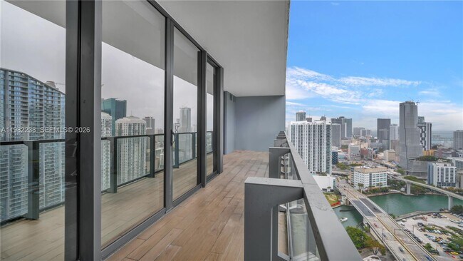 Building Photo - 88 SW 7th St