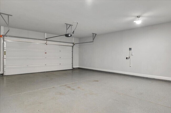 Building Photo - 1883 BEAUTIFUL HOME