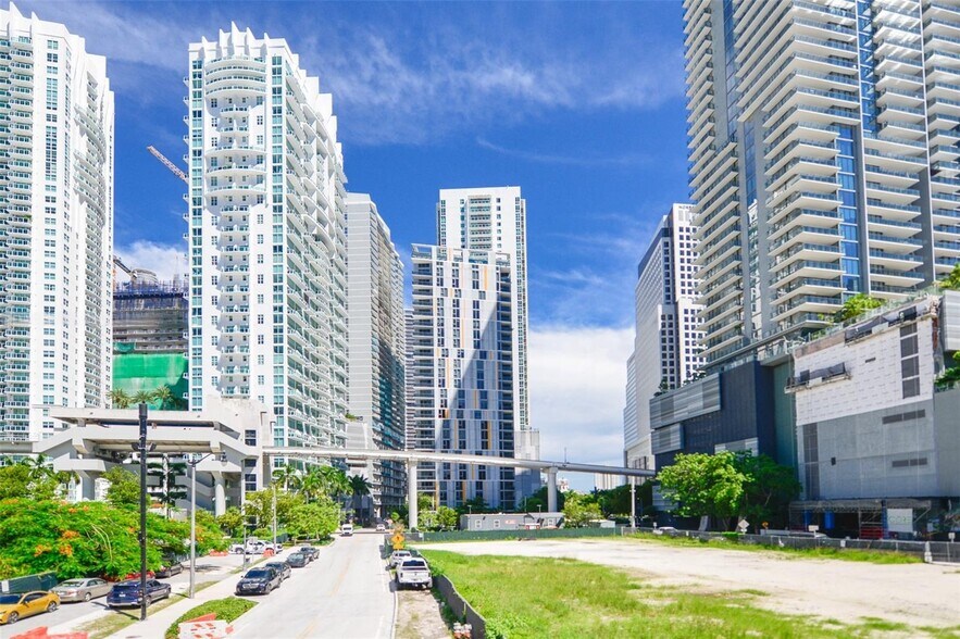 Building Photo - 31 SE 6th St