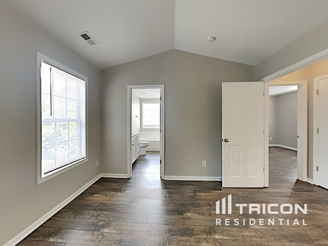 Building Photo - 2719 Oasis Ln