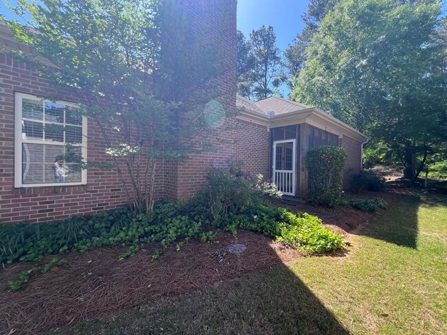 Building Photo - One Level Garden Home in Athena Park