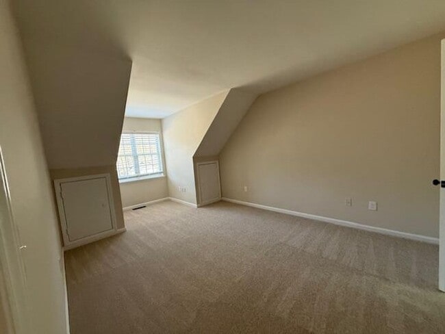 Building Photo - 201 Holmby Ct