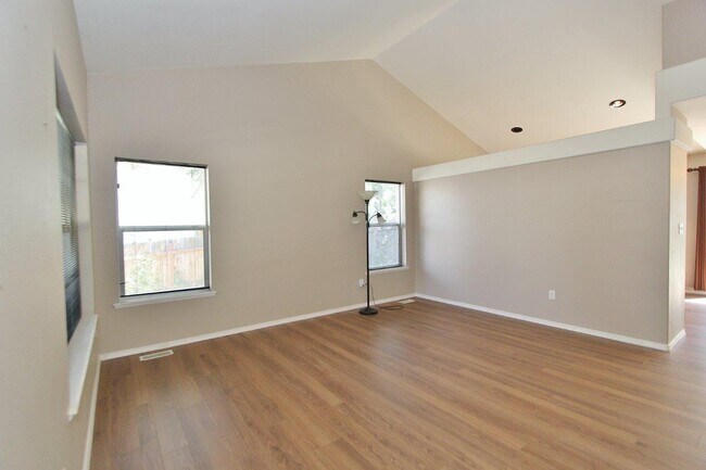 Building Photo - 11265 W Red Maple Dr