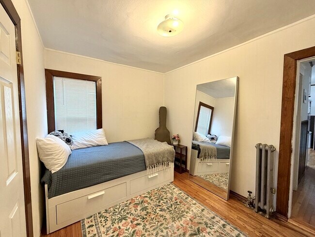 Building Photo - 3 Goldsmith Ave