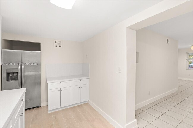 Building Photo - 6365 SW 33rd St