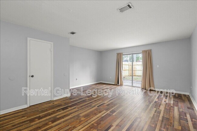 Building Photo - 11406 Bedford Oaks Dr