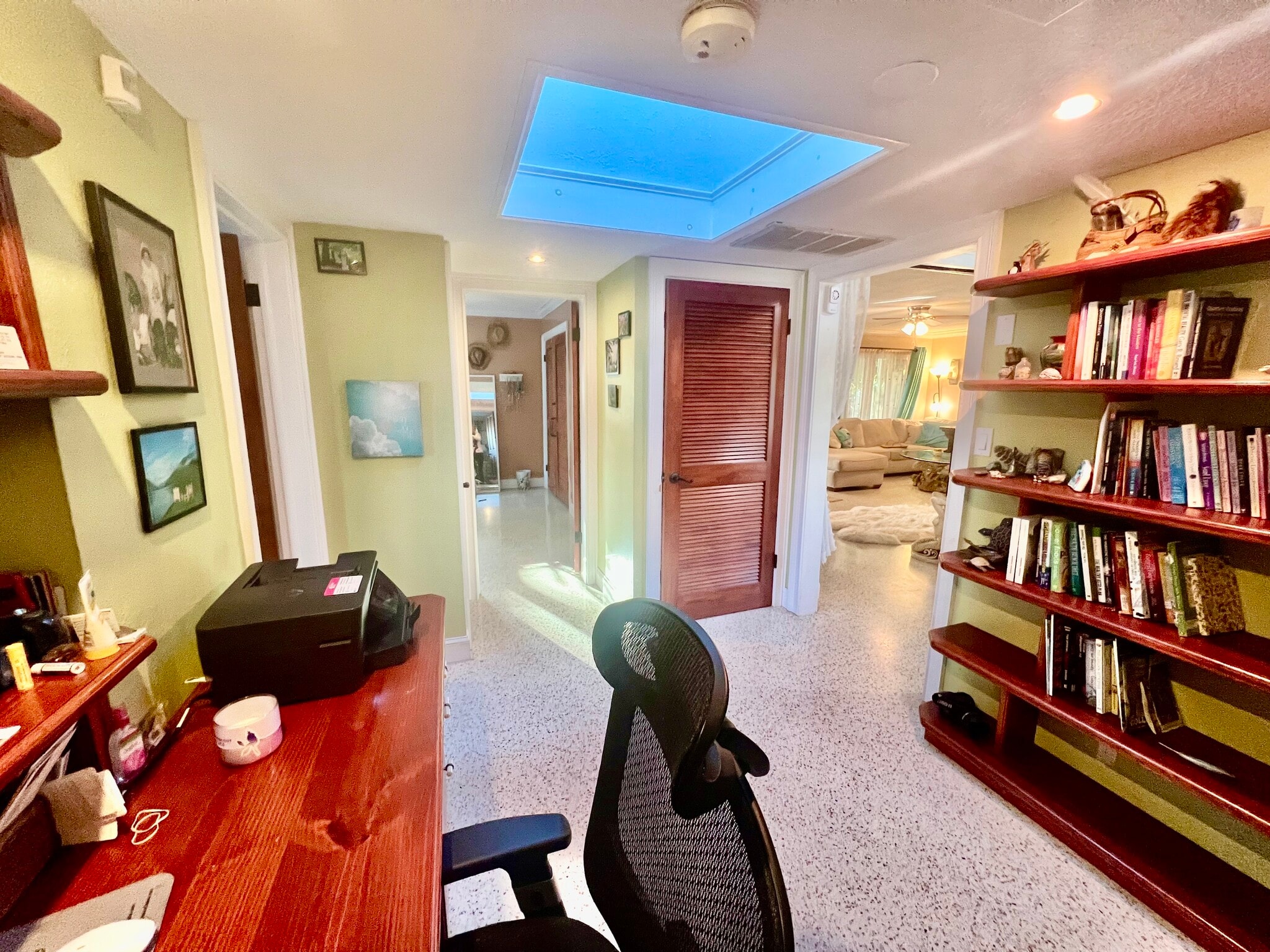 Building Photo - 1490 San Helen Dr