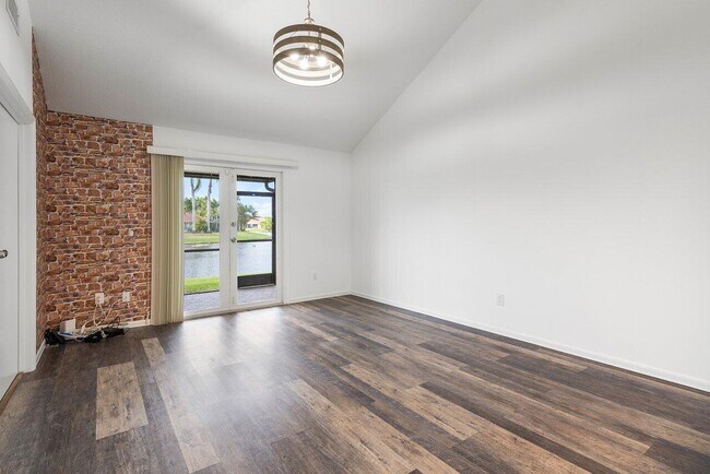 Building Photo - 10325 Hidden Springs Ct