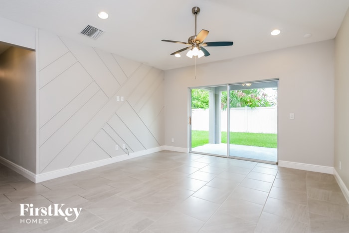 Building Photo - 9309 Oglethorpe Dr