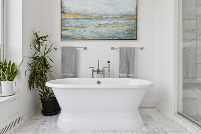 Building Photo - 1111 W River Pkwy