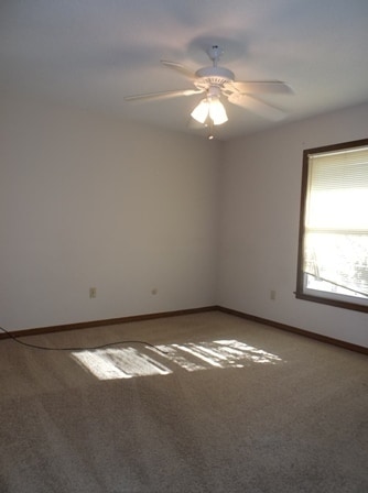 Building Photo - Valley Hills Subdivision - Detached Garage...