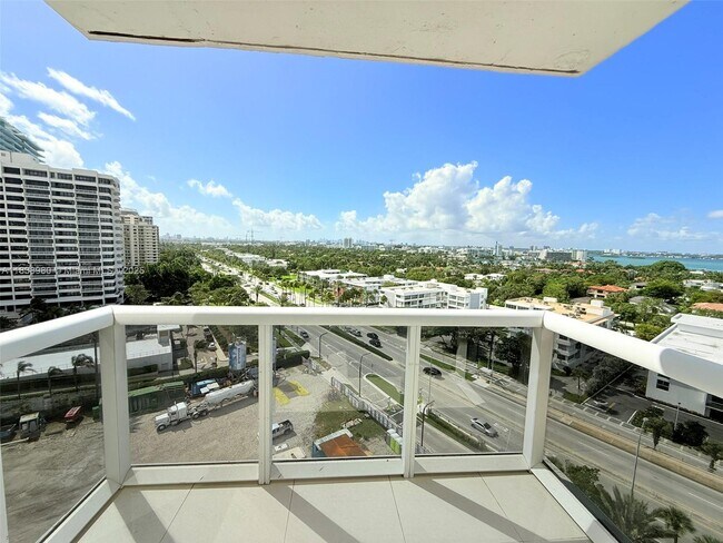 Building Photo - 10275 Collins Ave