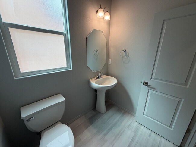 Building Photo - 3 Bedroom New Build Town Home in Mesa Del Sol Near Netflix Studios!