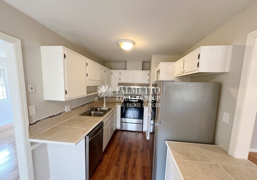 Building Photo - 2601 Dulaire Rd