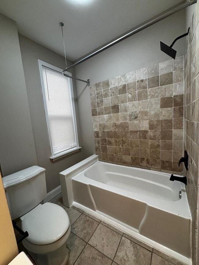 Building Photo - Charming 3 Bedroom Rehab