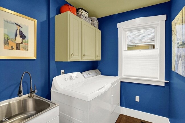 Building Photo - 140 N Main St