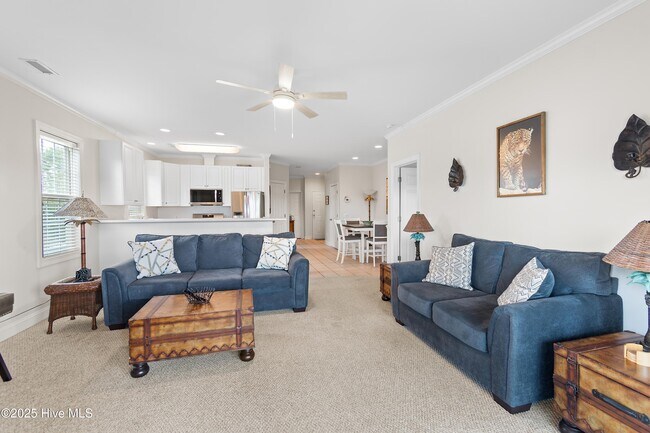 Building Photo - 2555 St James Dr SE