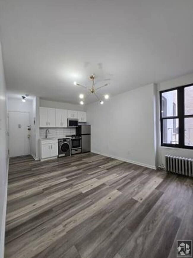 Building Photo - East 35th Street