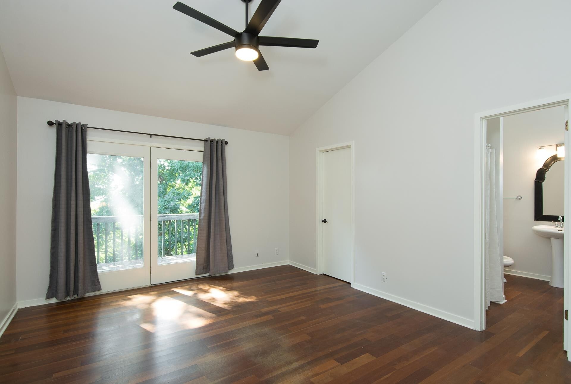 Building Photo - 727 Harpeth Trace Dr