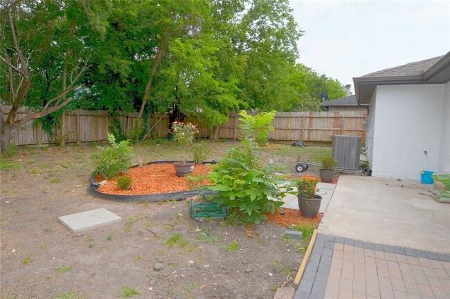 Building Photo - 10321 Long River Dr