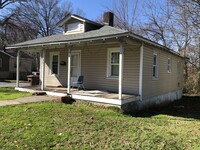 Building Photo - 301 Huffman St