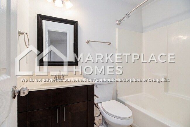 Building Photo - 5285 Oakridge Dr
