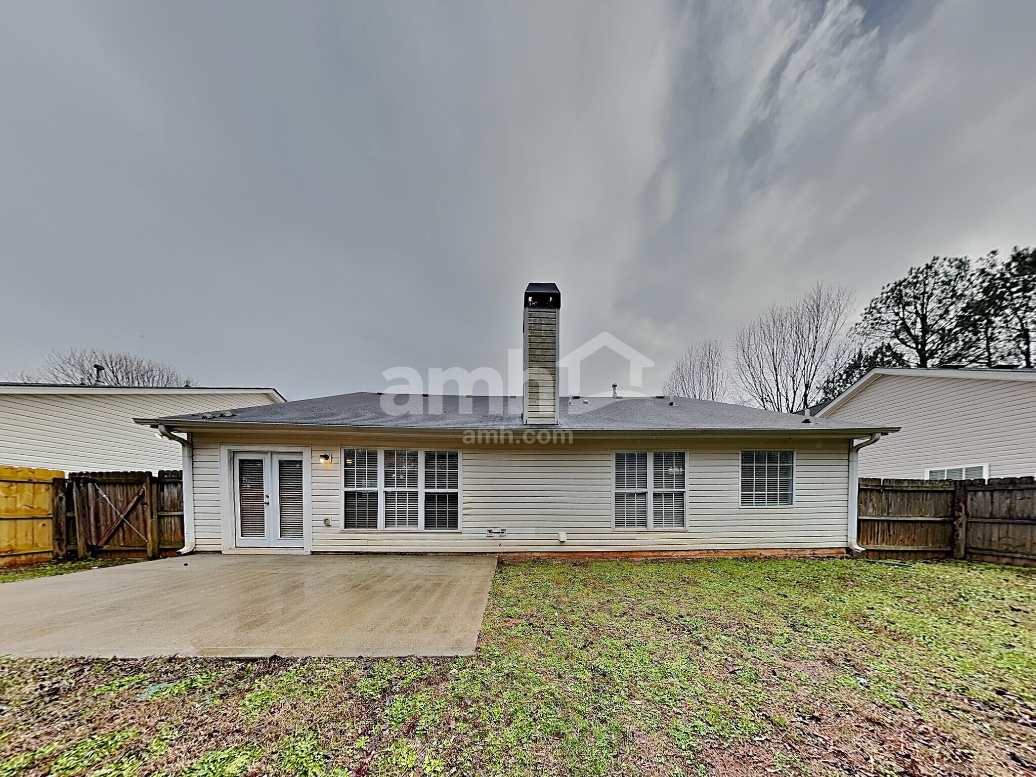 Building Photo - 558 The Blvd