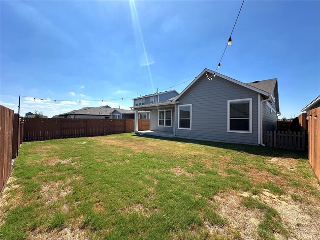 Building Photo - 8404 Skytex St
