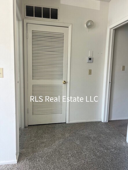 Building Photo - 8705 S Altair Drive