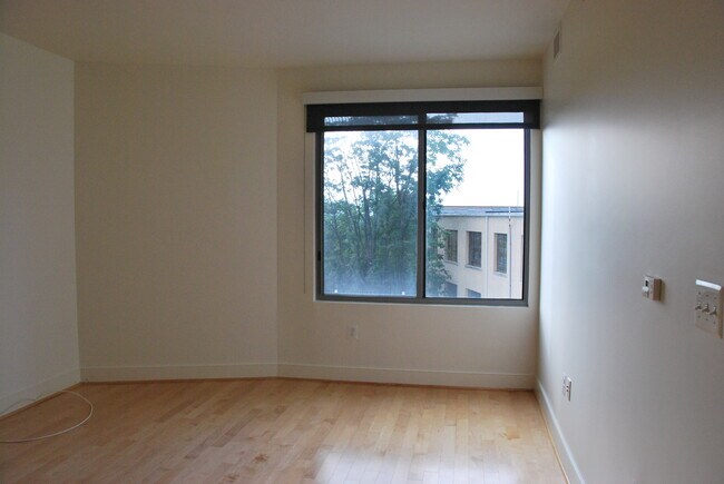 Building Photo - 4101 Albemarle St NW